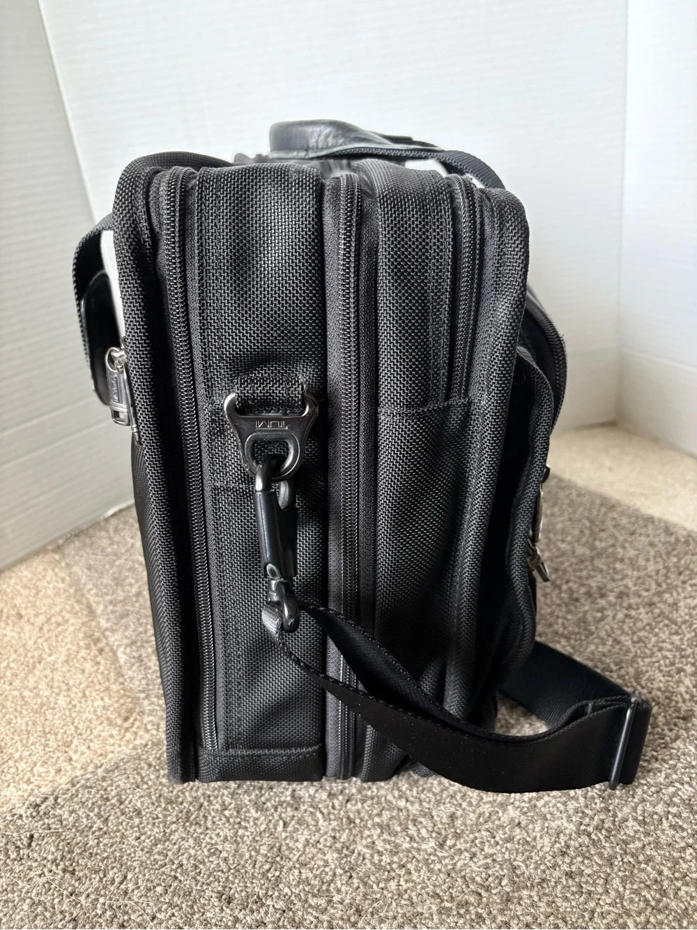 Tumi Alpha 3 Expand Briefcase Organizer Laptop Ballistic Bag Black Nylon 26141
